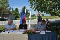 FOTO&AVDIO: Podpisana pogodba za nov vrtec v Dobovi