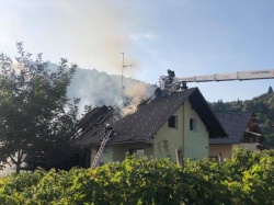 FOTO: Pomagajmo družini Šuštarič iz Semiča, ki jo je prizadel požar