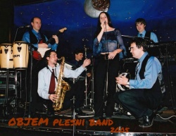 Plesni bend in skupina Objem iz leta 2005
