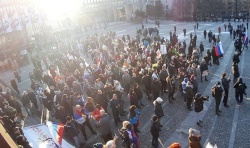 Z včerajšnjega protesta v Ljubljani (Foto: FB Slovenija info)