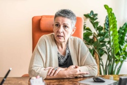 Lidija Jerkič iz ZSSS pravi, da »PKP 7 grobo in trajno posega v  sistemsko zakonodajo, pokojninski sistem in zakon o delovnih razmerjih«. (foto: Sašo Švigelj)