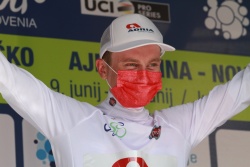 Kristjan Hočevar je na dirki Po Sloveniji osvojil belo majico najboljšega mladega kolesarja. (foto: R. N.)