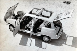 Renault 4, prvi Renault s petimi vrati