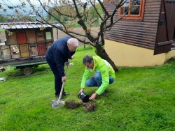Dan odprtih vrat slovenskih čebelnjakov na Libni