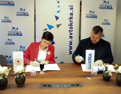 Avto Krka z dogovorom o sodelovanju z Rdečim križem Slovenije 