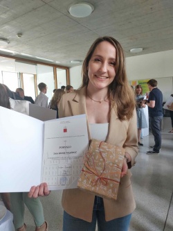 Zala Resnik Poljašević je že drugo leto zapored dobila pohvalo za  najboljšo študentko živilstva in prehrane na Biotehniški fakulteti v  Ljubljani.