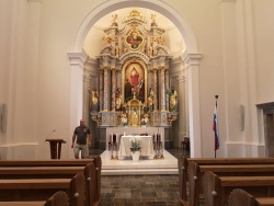 Obnovljen je tudi oltar. (Foto: M. G.)