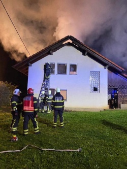 Vaši fotki: V Družinski vasi pogorela hiša