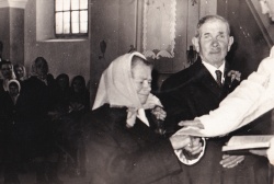 Zlata poroka Terezije in Franca Modica v cerkvici Sv. Vida na G. Mokrem polju, februarja 1972