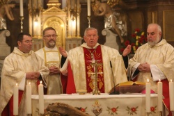 Mašo in molitev za Baragovo beatifikacijo je vodil zaslužni beograjski nadškof msgr. Stanislav Hočevar.