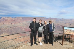 Šmalčevi na izletu v Grand Canyon leta 2018, z leve: starejši sin Gregor, mlajši Anže, Milena in Janez (Foto: osebni arhiv)