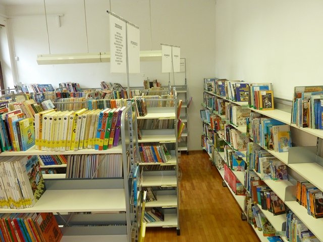 Nove knjižne police v Knjižnici Črnomelj | Lokalno.si